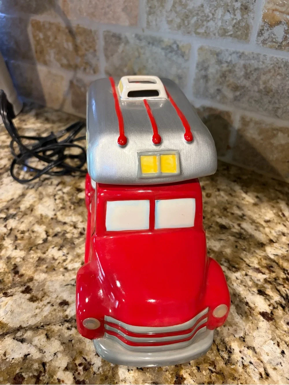 Scents Red Camper Truck Warmer with Camper